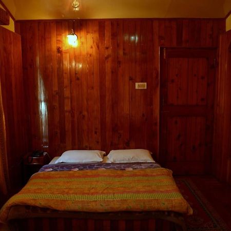 Om-Shanti Villa Manāli Eksteriør bilde